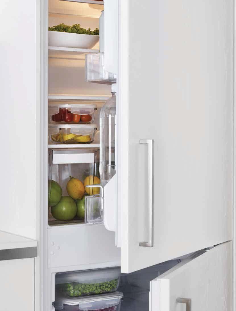 KJØLESKAP OG FRYSERE IKEAs kjøleskap og frysere er fullpakket med smarte funksjoner og tilbehør som hjelper deg å holde maten frisk lenger.