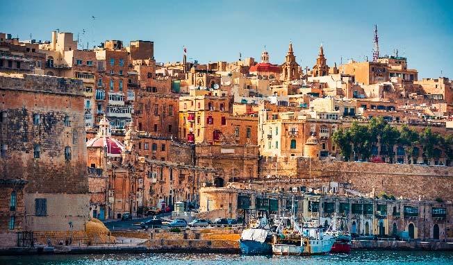 3 Seieren over tyrkerne ble feiret med byggingen av den nye hovedstaden. Valletta ble oppført av den franske stormesteren av Johanitter ordenen, Jean Parisot de la Vallette.