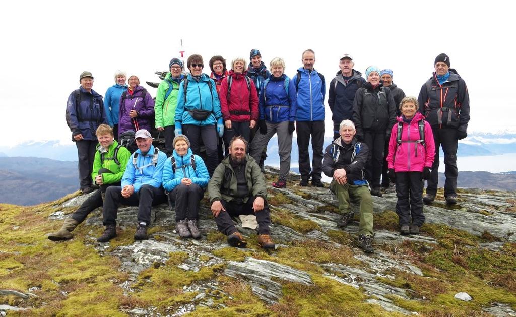 Sundag 9. september: Jonstein Høgdemeter: 700 Lengde: 8 km Tur til karakteristiske Jonstein i Jondal. Oppmøte: Tørvikbygd ferjekai kl. 1000 (ferje kl. 1010) Turleiar: Svein Rune Stakseng, telef.