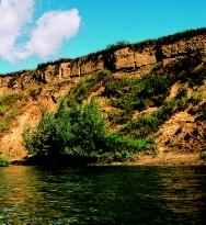 rijeke i njenog zaobalja govori \uro Jendrijev iz koprivni~ke Uprave, jedan od za~etnika ideje plovidbe Dravom, dok smo plovili u gumenjaku rijekom.