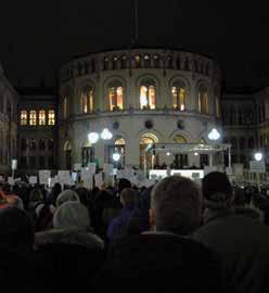 POLITIKK hvis retten vil på ulvereservatet Av hensyn til WWF utsatte imidlertid Helgesen jaktstart med tre uker, tid nok til en ny runde i rettsalen om midlertidig stans.