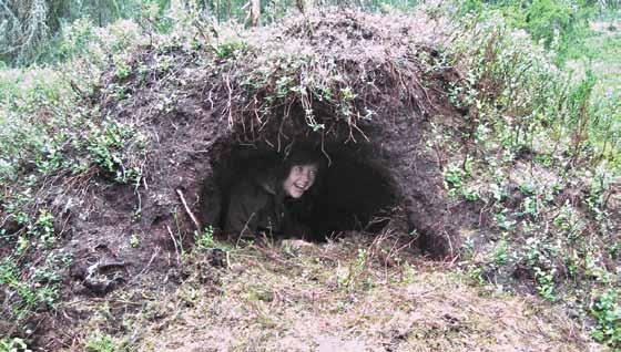 NATUR & FAUNA Forskning på møter mellom menneske og bjørn «Den er ikke farlig, bare du går varlig» tekst og foto: politiadvokat aud ingvild slettemoen, Økokrim. Den 10. august 2010 kl.