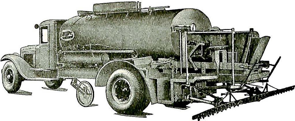 Nr. 8-1935 MEDDELELSER FRA VEIDIREKTØREN 117 Fig. I. Tankbil med opvarmningsaggreat. blev tromlene vasket med petroleum. Efter ca.