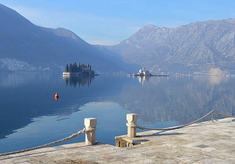 til Perast.