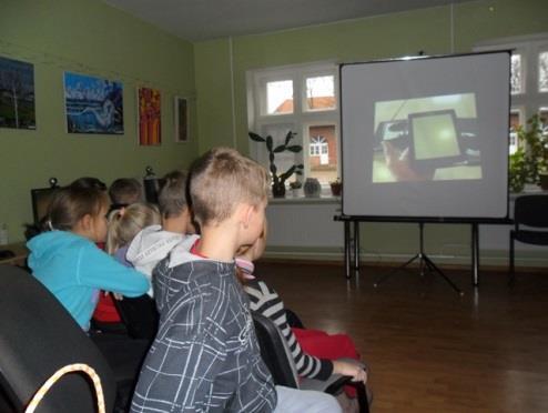 Bajoraičio viešosios bibliotekos Inkaklių, Gardamo, Grabupių, Katyčių, Šylių, Vilkyčių, Ž. Naumiesčio filialuose vyko elektroninės knygų skaityklės pristatymai.