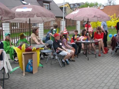 Šilutiškiai galėjo susipažinti su parodomis: viešojoje bibliotekoje ir Rusnės filiale surengta Stefano Viežbickio (Stefan Wiezbicki, Lenkija) satyrinių piešinių paroda; VB veikė fotografijų paroda