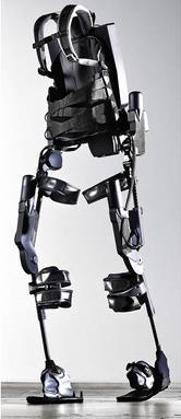Ekso GT Kroppsnær robot for trening av gange på gulv med krykker eller rollator Motorisert kne og hofteledd, fjærbelastet ankel Sertifiseringsprosedyre for