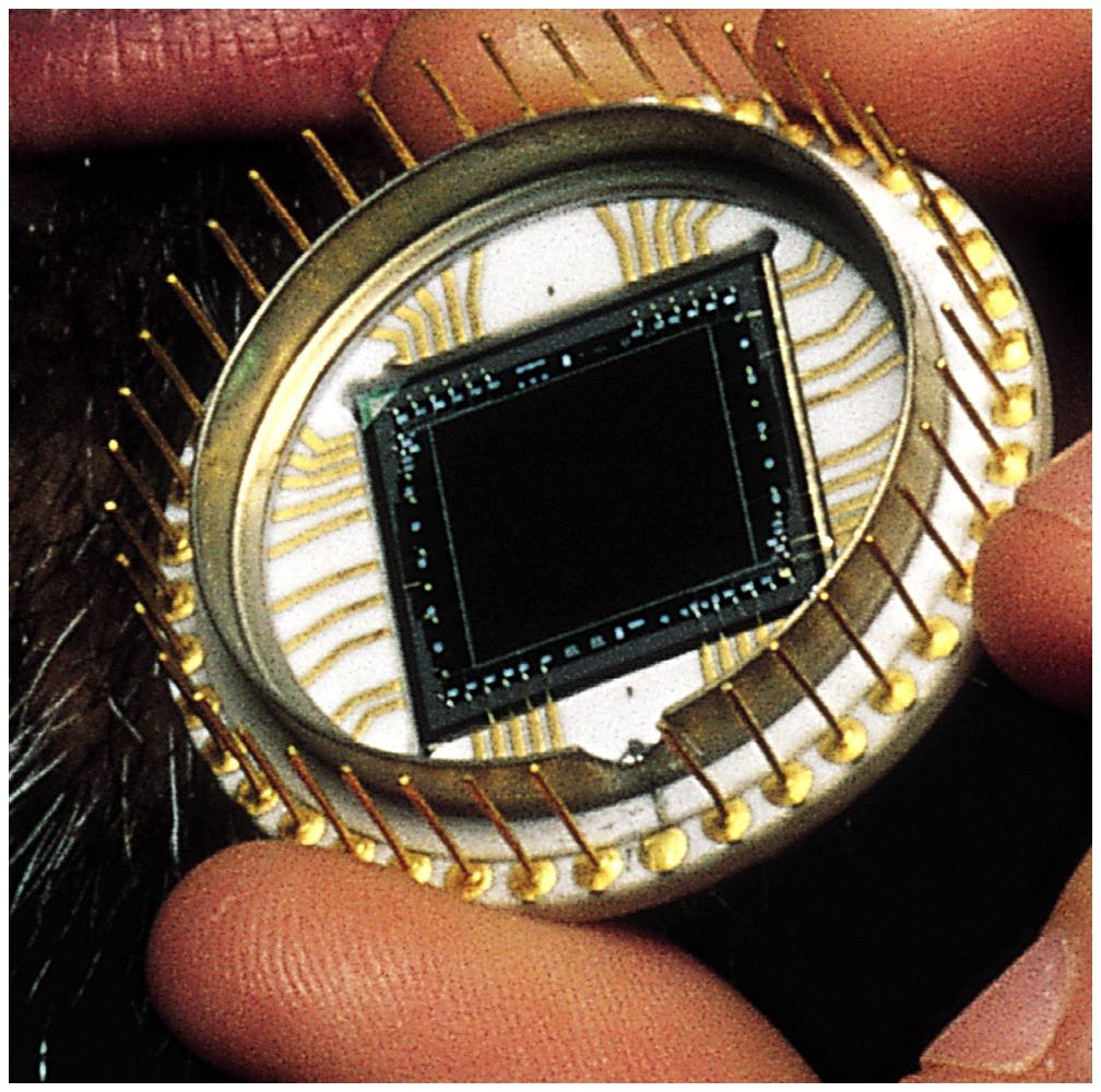 Registrering av lys: detektorer Tidligere benyzet man nesten bare fotografiske plater. I dag brukes ulike typer fotoelektrisk registrering. Figur: CCD Charge Coupled Device.