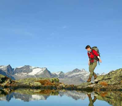 Foto: JBV Valdres Jotunheimen Foto: Morten Helgesen Båtrutene i Jotunheimen Valdresregionen strekker seg fra de frodige vann- og skogrike dalene i sør, til Jotunheimens mektige tinder i nord.