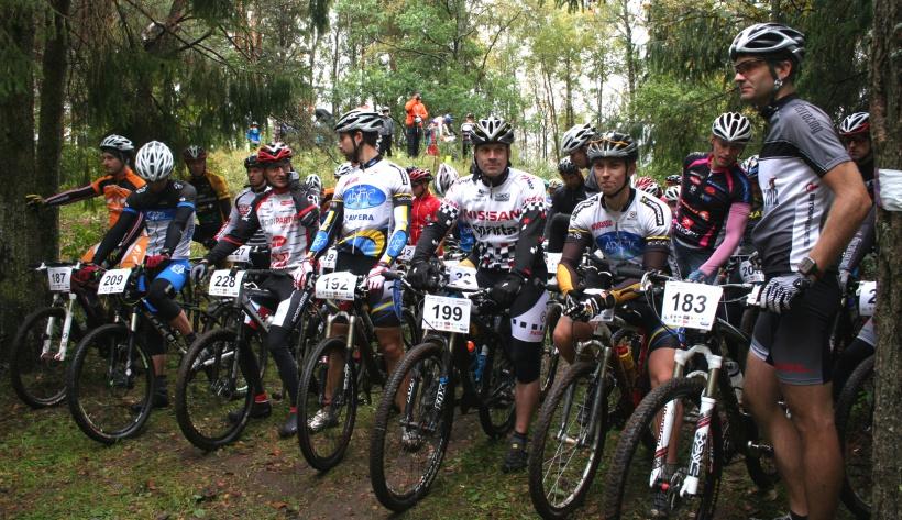 Saku Kolmikul 2012 osales Pisikesed rattu- kolmel etapil kokku 400 erinevat inimest (võrdluseks - eelmirid läksid rajale sel aastal 314), kõige rohkem pereliikmete