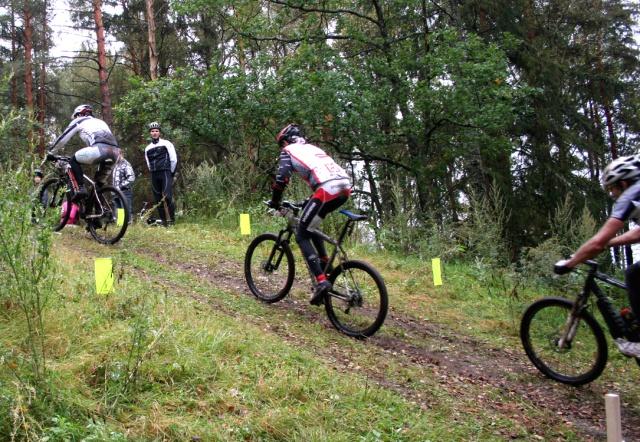 Vihm oli eelnevatel päe Stardiootel 3,5 km-le on naiste ja vanemate meeste võistlusklassid.