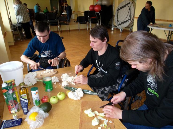 Ülevallalise mälumängu Saku ajukas kuues hooaeg läks käima Saku ajukat juhib ja küsimused koostab Eesti tuntud kilbar Mart Vellama (pildil).