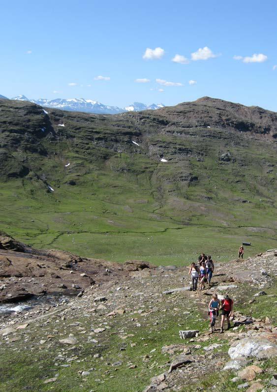 Utgiver: Balsfjord og omegn turlag i samarbeid med Ishavskysten friluftsråd Redaktør: Ishavskysten friluftsråd Layout: Fagtrykk Ide AS Trykk: Rådhustrykk i Tromsø Forsidefoto: Helmer Hemmingsen ved