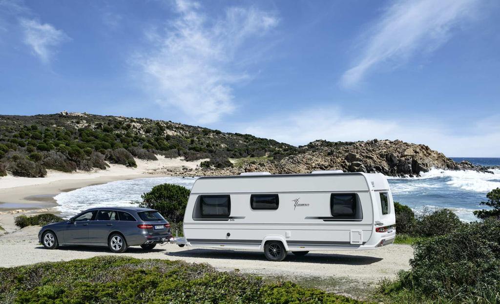 FENDTCARAVAN 33 TENDENZA FLOTT HÅNDVERK TDSRKTG DESGN Et moderne interiør harmonisk kombinert med velkjent og praktisk Fendt kvalitet.