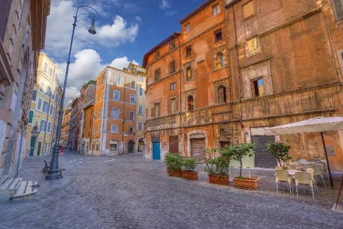 DAG 3: BYVANDRING TRASTEVERE (F) Etter frokost vandrer vi til bydelen Trastevere. Her besøker vi blant annet den vakre basilikaen Santa Maria in Trastevere hvor vi kan overvære en messe.