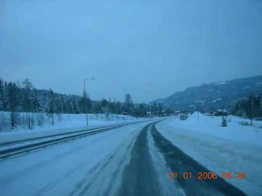 Årsaken til at det ikke ble saltet under snøværet, var nok at temperaturen var så vidt lav som rundt -7 0 C.