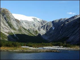 Sjeldne og typiske områder innen typen 70 LO er jevnt fordelt gjennom fylket og finnes fra det indre fjordlandskap til skarp nedskåret fjorder i møte med ytre kyst.