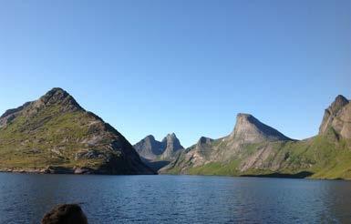 Kråkmotinden, Hamarøy (LO 1864, klasse 5) Stetindmassivet (LO 1770, klasse 5) Breiflogtind-Helvetstind med 600 m stupbratte flåg Moskenes i Lofoten.