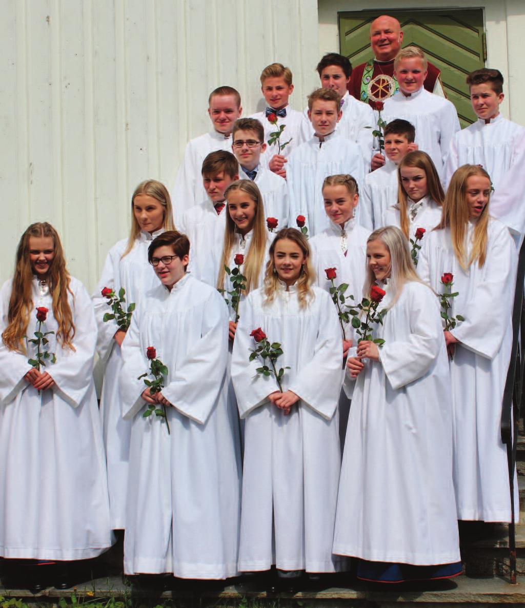 Konfirmanter fra 2017 Foto: Bente Søreng Disse flotte ungdommene ble konfirmert i Hemne kirke 28. mai i år. Fra venstre ser du på 1.