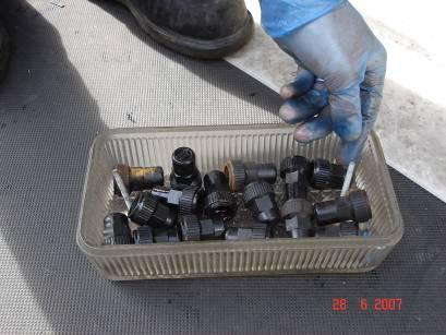 I fall en motor brenner vil majoriteten av forurenset olje fjernes med kompressoren.