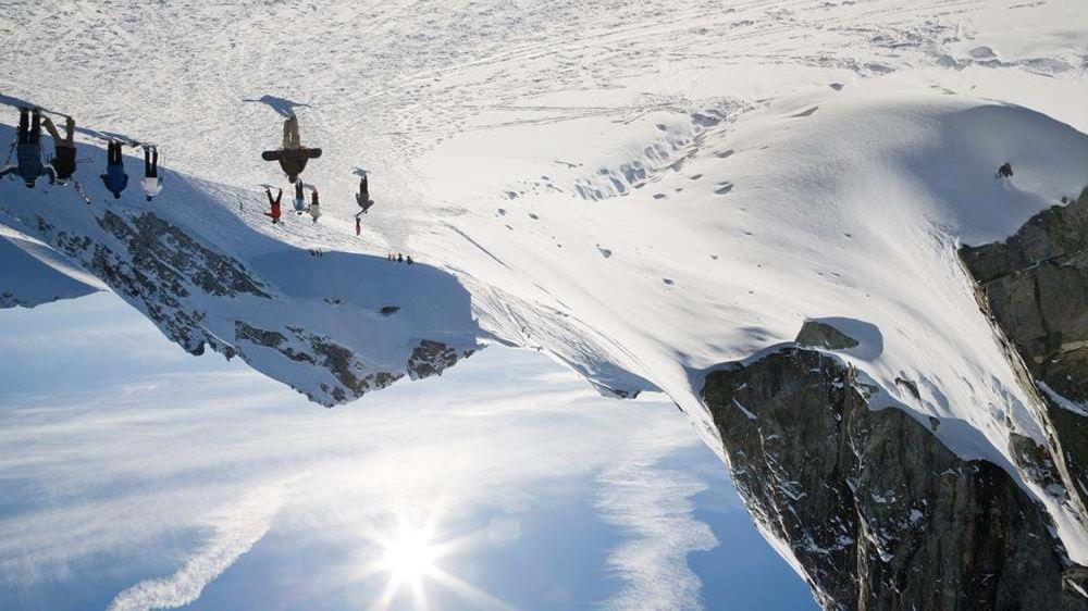 Canadisk snø & Hawaii-sol Kombiner puddersnø i Canada med palmesus og sol på Hawaii.