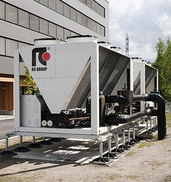 Luft - vann varmepumpen Fyringsolje og elektrisitet Årsforbruk av fyringsolje: 40 000 liter Årsforbruk av el til direkte oppvarming: kwh Pris for fyringsolje: 10,00 kr/liter Strømpris med nettleie: