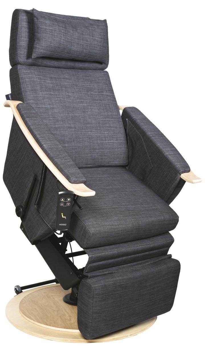 Arctic 17/60 Arctic 17/60 er vår nye løftestol spesielt tilpasset større brukere. Stolene leveres med nyutviklet 2-lags skum som sikrer veldig god sittekomfort, også ved lengre opphold i stolen.