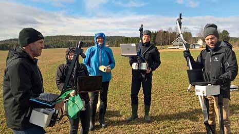 Kristoffersen, A. Ø. og T. M. Henriksen / NIBIO BOK 4 (1) 145 Korn Bilde 1. Kalibrering av Yara N-sensorer. Foto: Annbjørg Øverli Kristoffersen. Tabell 1.