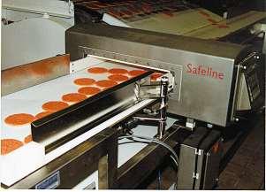 Kundekrav Mange av de metalldetektoranlegg som er installert i kjøttindustrien, er som følge av kundekrav fra store utenlandske konsern som McDonalds, Burger King, Marks & Spencer osv.