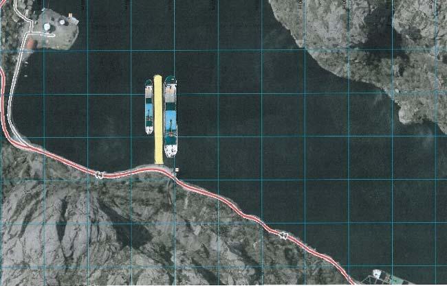 Alternativ 2: Ny kai er anlagt som pir på østsiden av fjorden, sør for eksisterende kai. Piren kan ha 2 båtanløp samtidig.