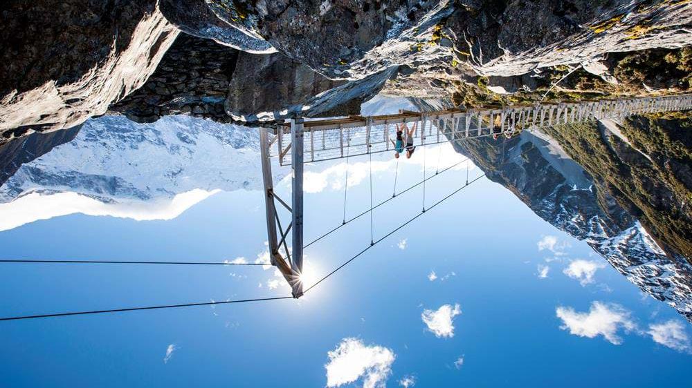 New Zealand til fots Opplev New Zealands fantastiske natur På den andre siden av kloden finnes det et land som kan by på et stort naturmangfold med særpreg, nemlig New Zealand.