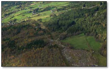 2 L2 Byrkjelo landbruksområde Figur 6 3. Jordbrukslandskapet i Byrkjelo landbruksområde. Foto: Arild Solberg.