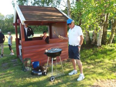 Spill og Grill. Spill og Grill er noe jeg holder gjerne sammen med en frivillig fra klubben på tirsdags kvelder først og fremst for de med et Klubb hcp.