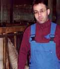Bruk av produktene i mange land Oliver ngeli, ngishofen i Sveits, driver en gård med 350 slaktedyr. Dyrene går på spaltegulv, som siden 1996 har vært dekket med gummimatter.