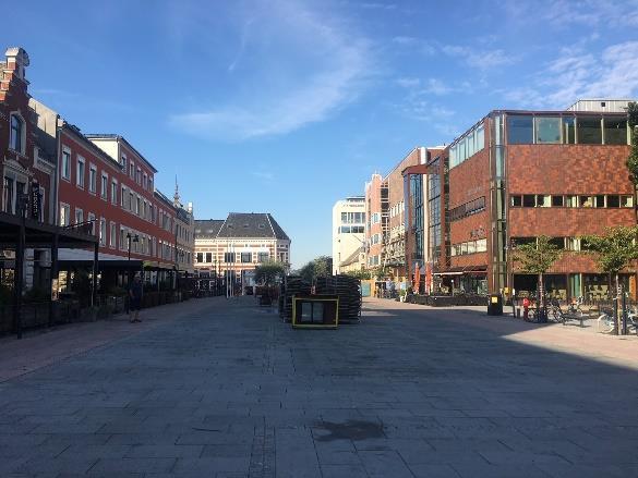 Torvet nedre del Beskrivelse Torvets nedre del ligger mellom torvhandlerne og Domkirken og er en