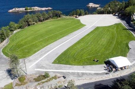 00 / fra kl. 17.00 Odderøya Amfi Beskrivelse Gressamfi på den gamle idrettsplassen på Odderøya.