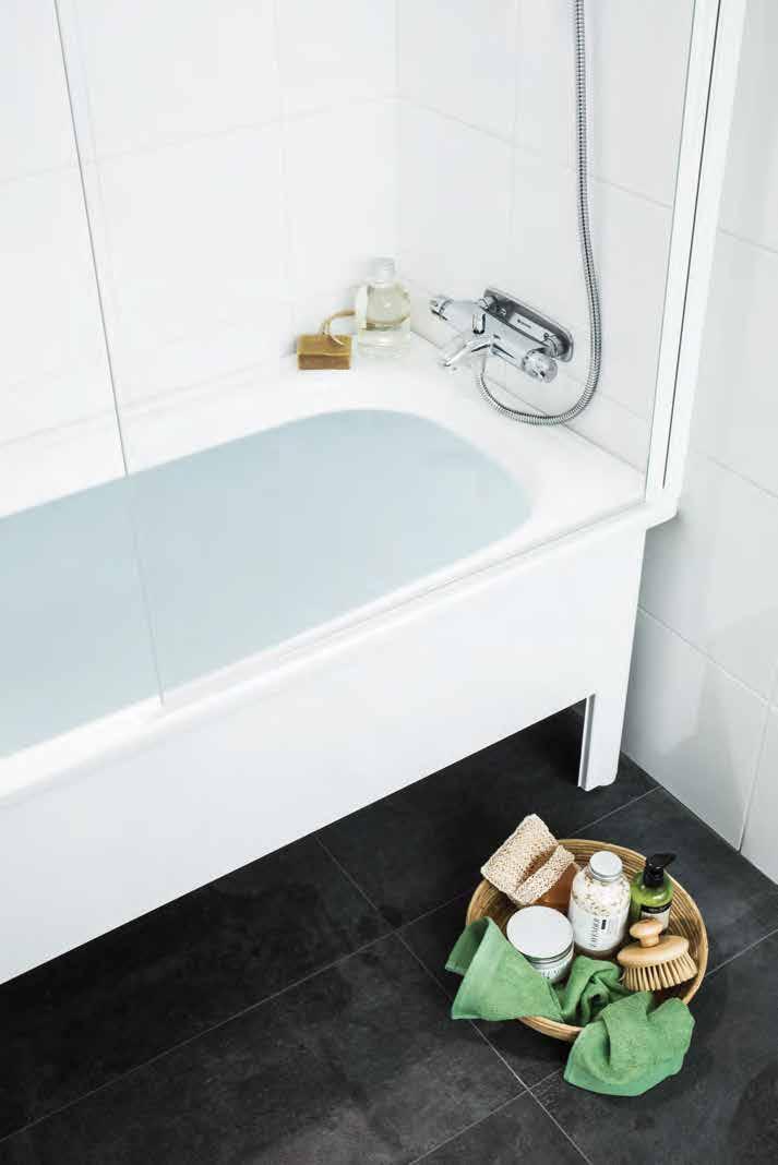 DUSJBADEKAR Z50, Z600 OG Z700 Tre praktiske badekar med god dusjplass.
