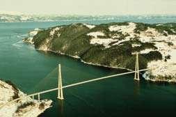 Skisseprosjekt SFE SFE 23 [4] E dong Bridge Kina 926m 2010 [5] Tatara Bridge Seto Inland Sea, Japan 890m 1999 [6] Normandie Bridge