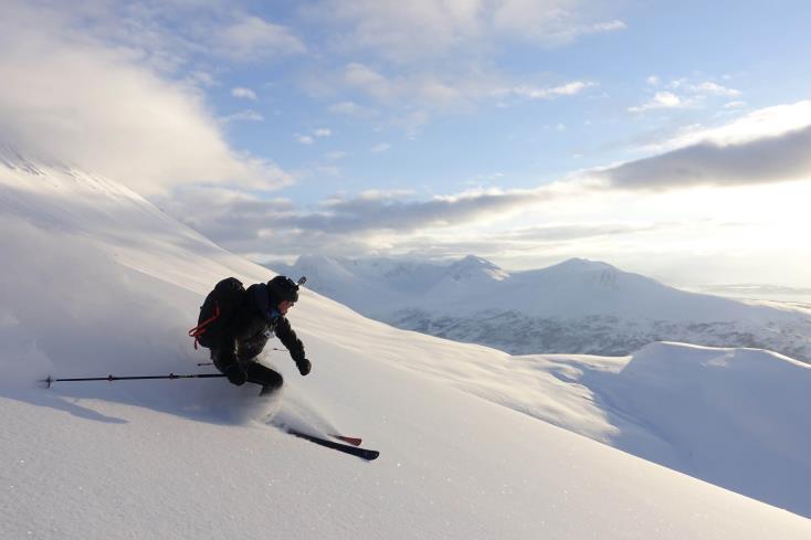 Bakgrunn Lyngsalpene er verdenskjent for ski toppturer og den sterkeste merkevaren regionen har.
