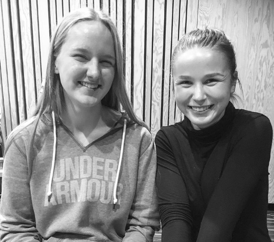 Edda Losch og Frida Thomassen har blitt gode venner. Gode musikkvenner HUK har også i år «fått» et uventet nytt medlem, en utvekslingsstudent fra Tyskland. Hun spiller fagott, og navnet er Edda Losch.