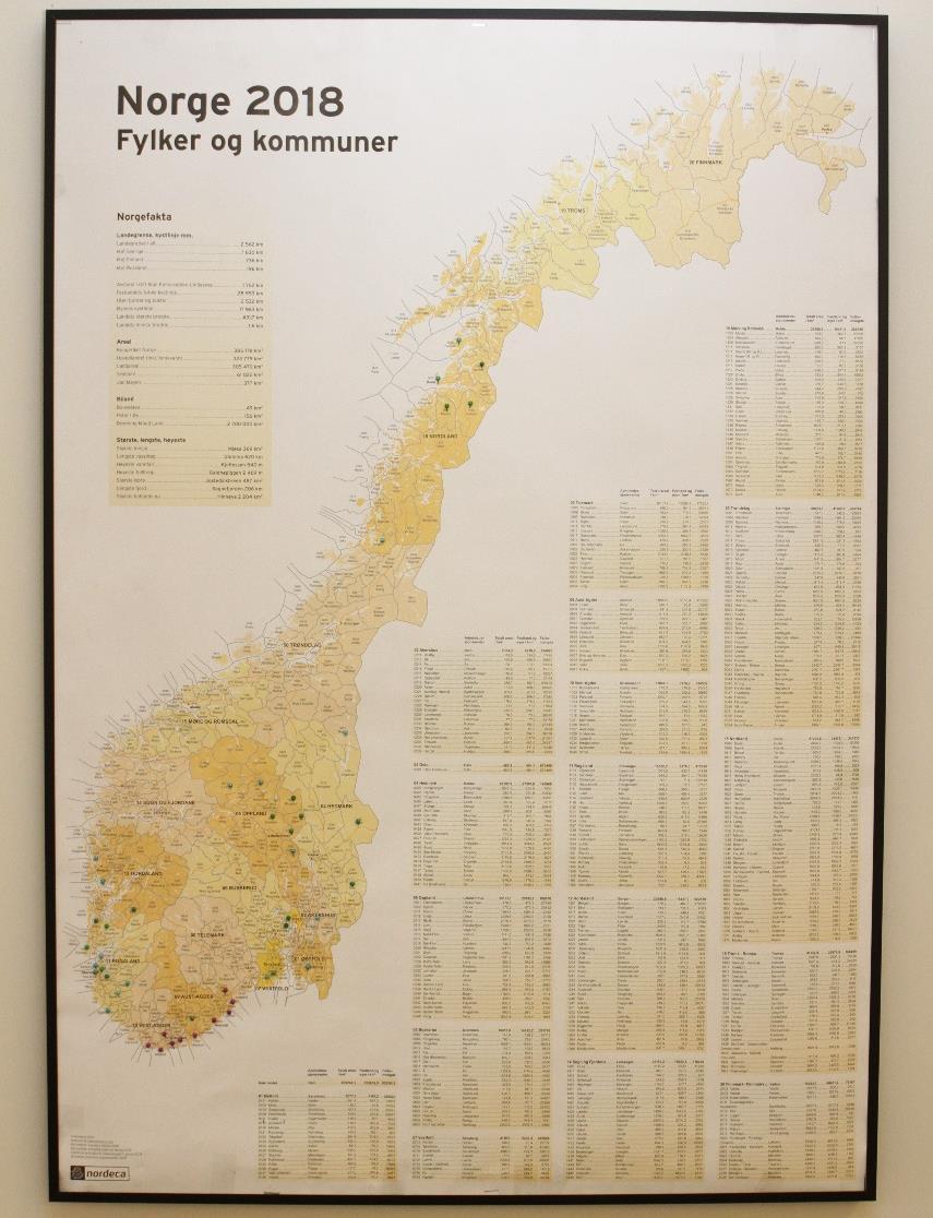 Bakgrunn for kommunalt responssenter: Startet i mars-2017 med 2 kommuner- Telenorsamarbeid Ansatte har helsefaglig bakgrunn, bemanningsplan 2 2-2 Status Januar 2019: 33 kommuner inkl.