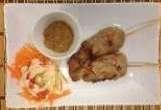 007 Gai ) ไก สะเต ะ 89,- Grillet Satay marinert kylling på grillspyd, serveres med salat