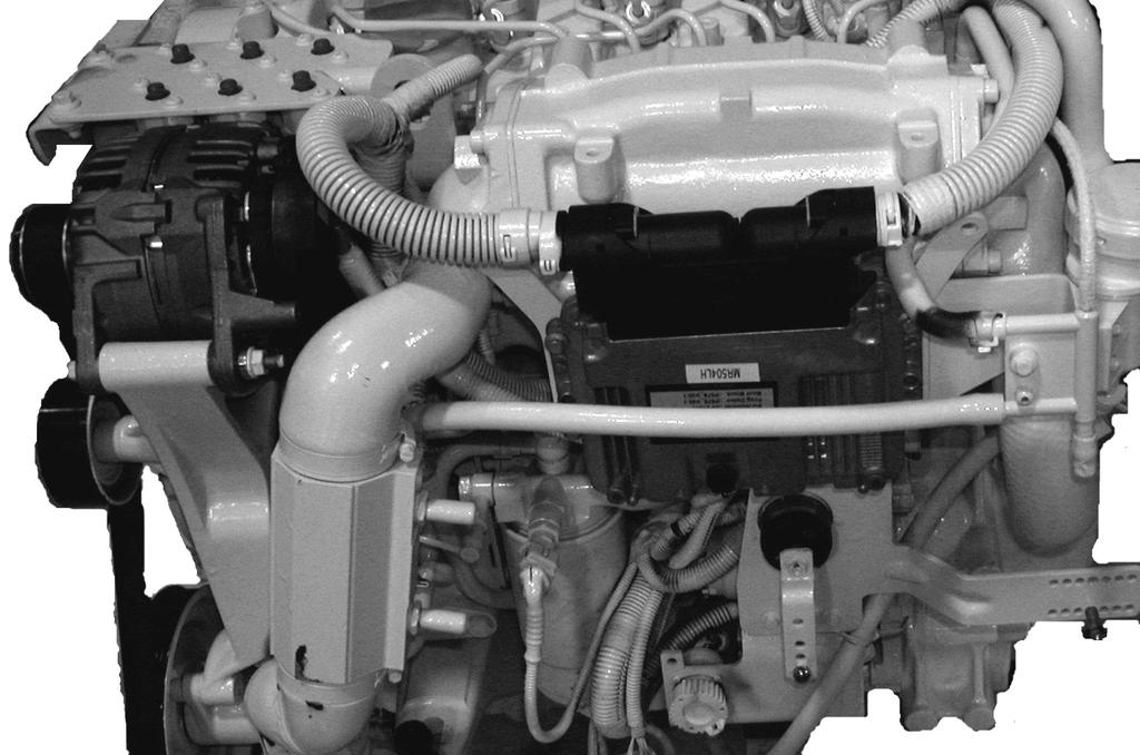 Del 5 - Vedlikehold 4. Flytt drivstoffslngene slik t de ikke hindrer tilgngen til tppepluggen for kjølevæske, hvis den vlgfrie drivstoffkjøleren er montert på motoren.