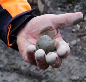 vurdering av jord i felt MINERALJORD 21 Ei rein sandjord vil være relativt enkel å indentifisere så lenge innholdet av silt og leire er lavt.