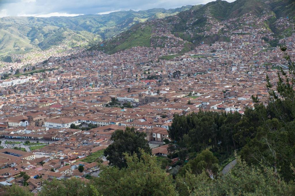 Cusco, et første skritt opp mot høyden! Cusco ligger på ca. 3.600m og er et kjent akklimatiseringssted, men også en utrolig trivelig by. Vi lærte at det ca.