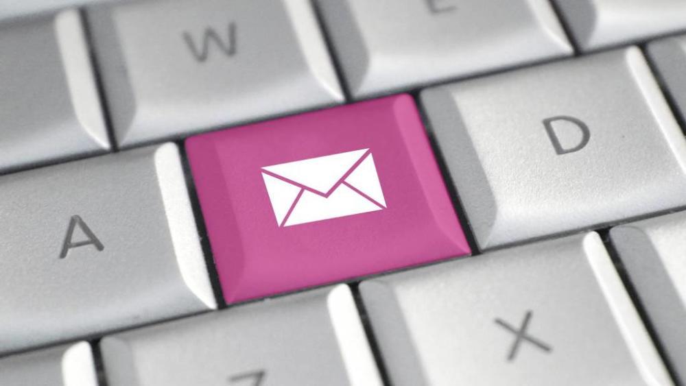 Særskilte regler om innsyn i e-post mv. Egen forskrift om innsyn i e-post og annet elektronisk lagret materiale, jf.