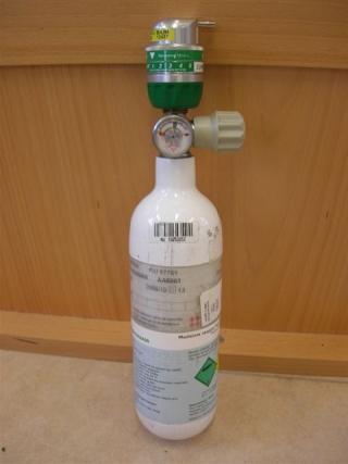 IMPULSEFLASKER Små, lette flasker (komposittflasker) med gass under trykk. Bruk Ved aktivitet. Vanlegvis i tillegg til O2 konsentrator. Leverast med ryggsekk. Ved O2 2 liter varer flaska ca 8 timar.