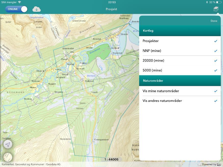 Du kan velge hvilke kartlag som skal vises ved hjelp av kartlagsvelgeren i appen. Åpne denne og trykk på kartlagene slik at du får den visningen du vil ha.