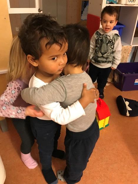 OMSORG: Barnehagen skal ivareta barnas behov for omsorg, både fysisk og psykisk. Omsorg er en forutsetning for barnas trygghet og trivsel, og for utvikling av empati og nestekjærlighet.