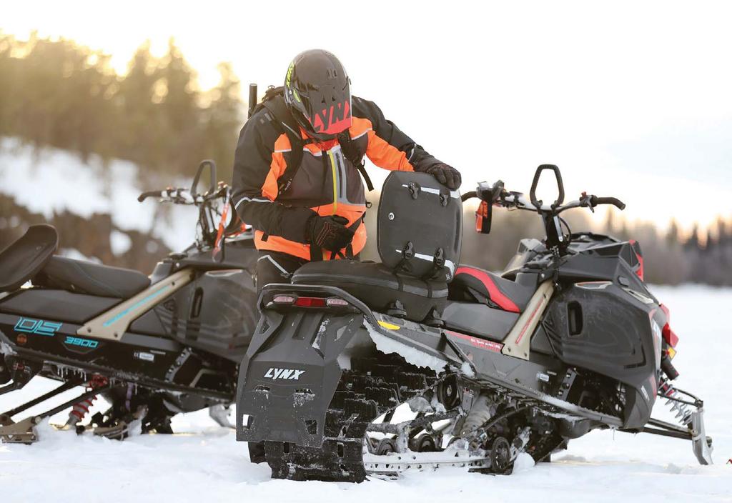 Lynx-snøscooteren din. TILBEHØR LinQ er et stødig festesystem for tilbehør.